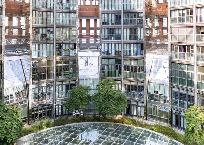 Gasometer - Designer Building With Amazing View Appartement Wenen